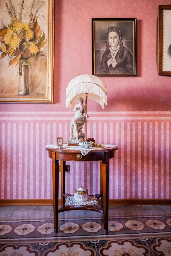 Bed and Breakfast Casa Tonina Carloforte  Zewnętrze zdjęcie
