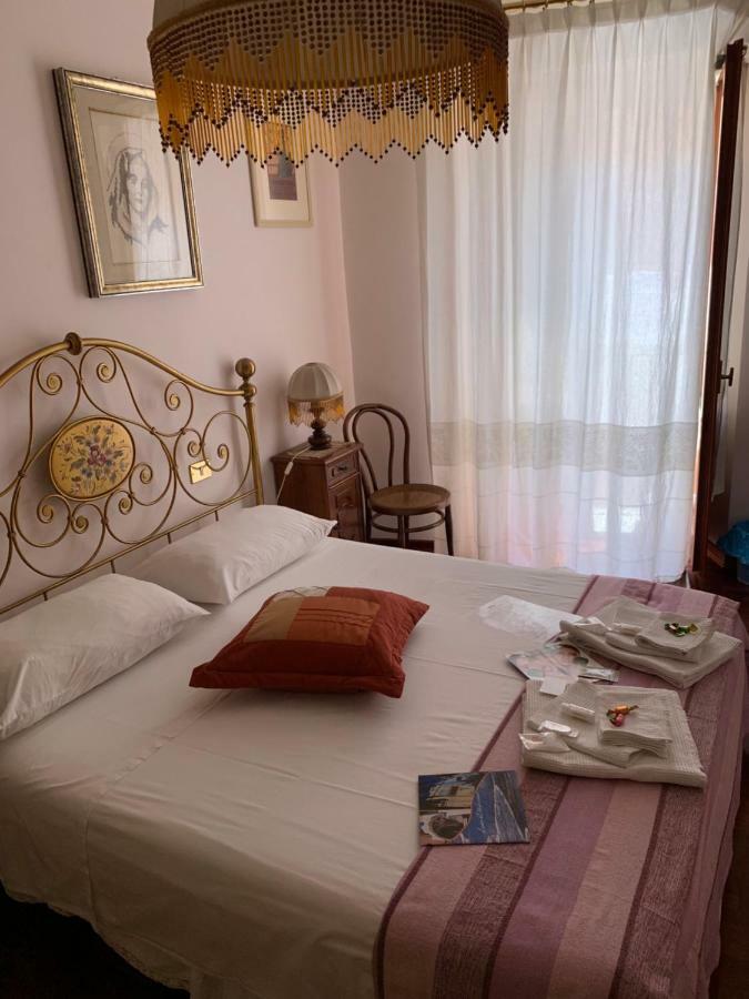 Bed and Breakfast Casa Tonina Carloforte  Zewnętrze zdjęcie